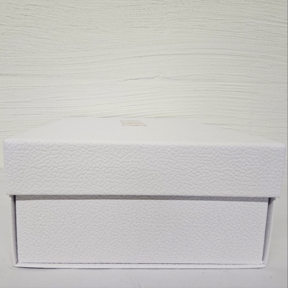 Christian Dior Nesting Storage Box with Stuffing in White and Gold NWOT - Picture 8 of 13